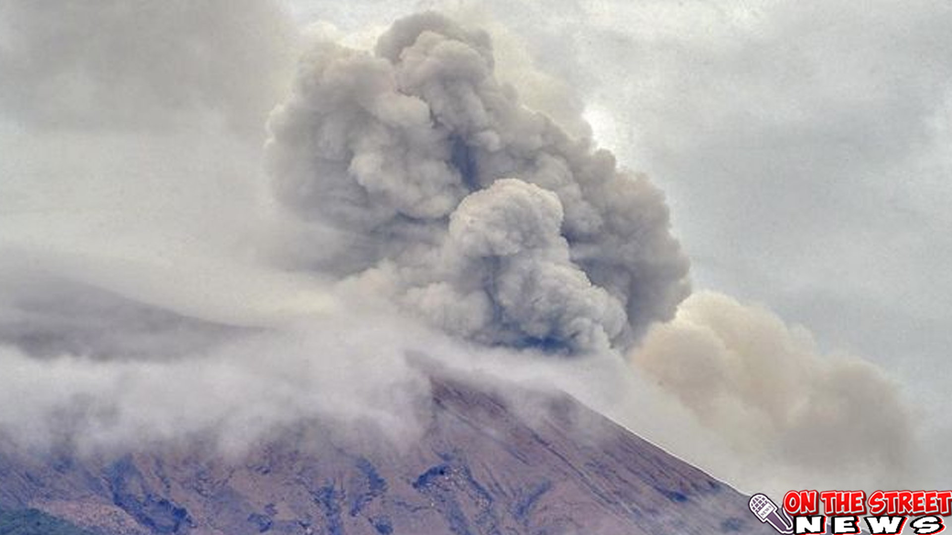 Erupsi Lewotobi: Hujan Abu Selimuti Desa-Desa di Sekitarnya