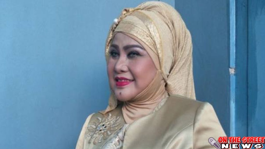 Ratu Dangdut dan Warisannya: Mengenang Elvy Sukaesih!